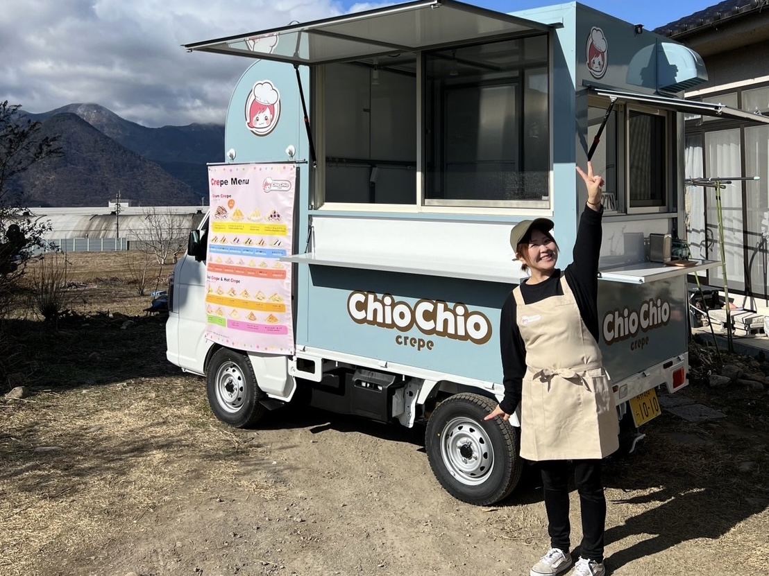 長野県のフランチャイズ「chiochio crepe」のクレープキッチンカー