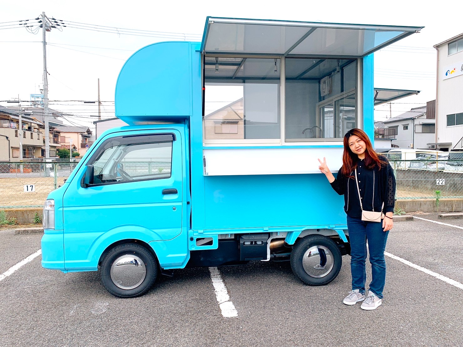 滋賀県のフランチャイズオーナーのクレープキッチンカーを納車