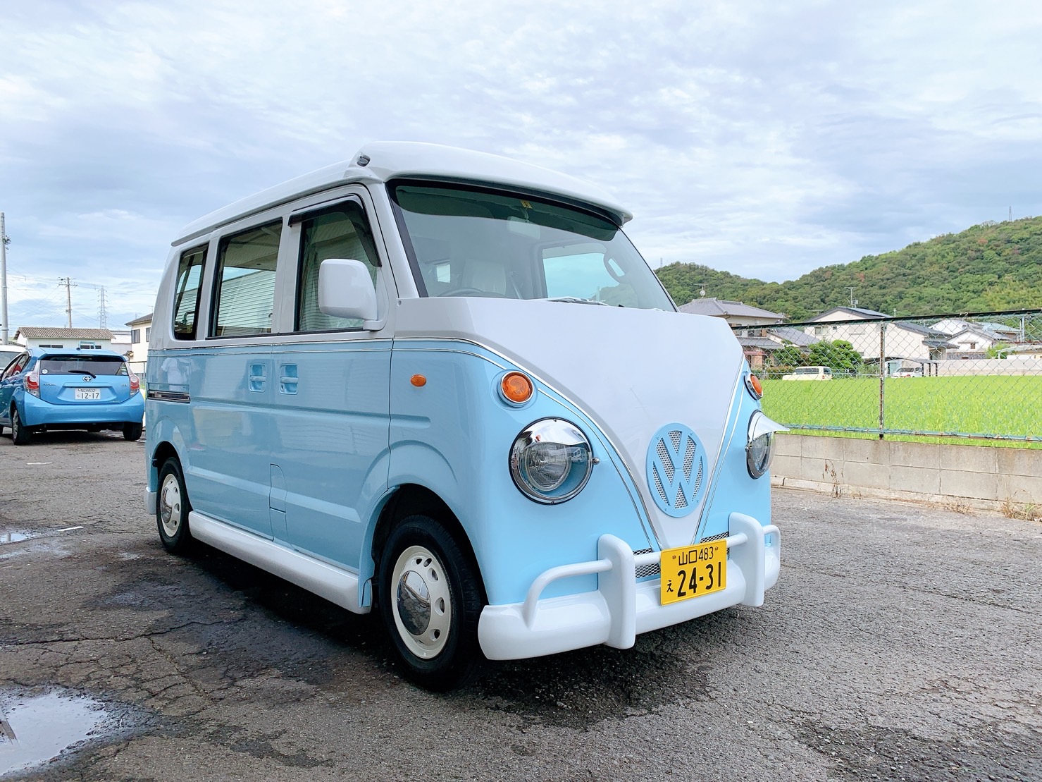 山口県のフランチャイズAHSHAのクレープキッチンカー