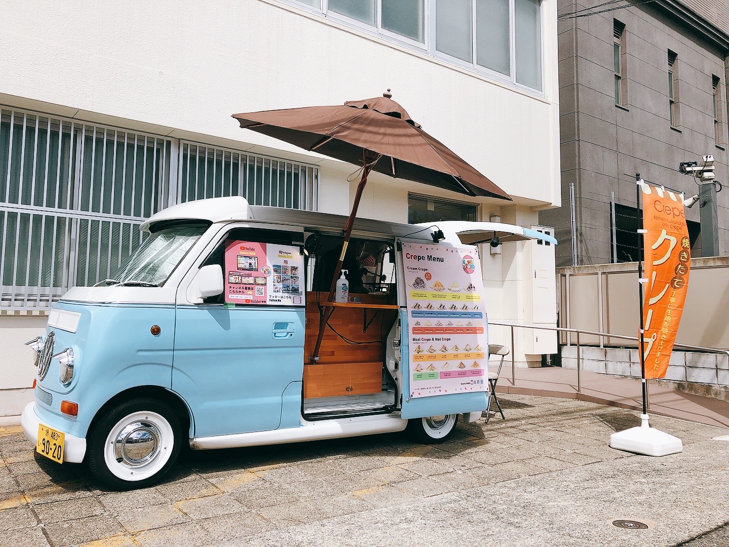 堺市の企業イベントに出店しているクレープのキッチンカー